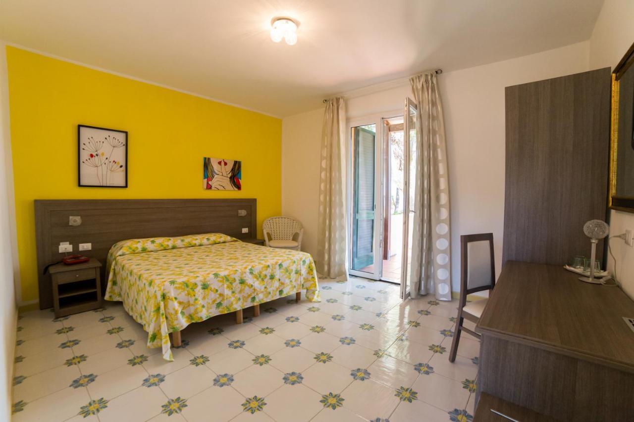Hotel Capo Sud Lacona Bagian luar foto